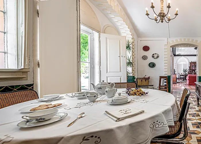 Dona Amelia بيت شباب